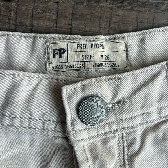 Free People Ivory Khaki rough hem mid rise Jean Shorts Size 26 - Picture 3 of 3